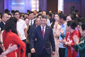 Thủ tướng Chính phủ Lê Minh Hưng dự Lễ kỷ niệm 20 năm thành lập và đón nhận Huân chương Lao động hạng Nhất của VINASME. Ảnh: Như Ý