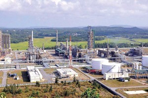 Nhà máy Lọc dầu Dung Quất là một trong những tài sản quy mô lớn gắn với doanh nghiệp nhà nước đang đứng trước yêu cầu cơ cấu lại tỷ lệ sở hữu (Ảnh: Đ.T)
