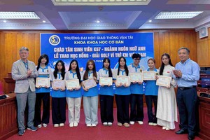Báo Tài chính - Đầu tư nối dài hành trình “Vì trẻ em Việt Nam” tại Trường Đại học Giao thông vận tải 