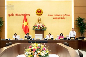 Phiên họp sáng 4/9 của Ủy ban Thường vụ Quốc hội. 