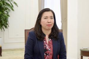 Thứ trưởng Bộ Ngoại giao Lê Thị Thu Hằng.