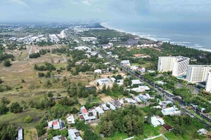 Đất đai là nguồn lực quan trọng đối với sự phát triển của thành phố Đà Nẵng. Ảnh: Ngọc Tân