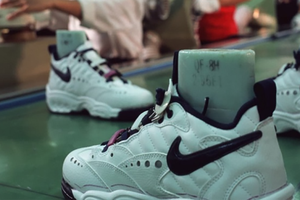 Việt Nam hiện là trung tâm sản xuất lớn trên toàn cầu của hãng giày Nike (Mỹ).