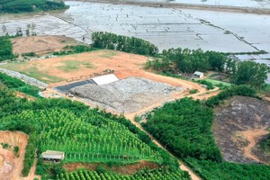 Dự án Nhà máy xử lý chất thải rắn sinh hoạt khu vực phía Bắc tỉnh nhằm giải quyết tình trạng quá tải tại Bãi chôn lấp chất thải rắn phường Bồng Sơn. Ảnh: Đức Thụy. 