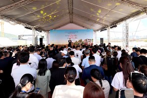 Toàn cảnh sự kiện khai trương nhà mẫu The Elite, Charmora City thu hút hơn 300 khách tham dự.