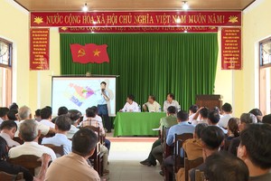 Toàn cảnh buổi đối thoại tại trụ sở UBND xã Mỹ Thuỷ. Ảnh: Trường Nhật