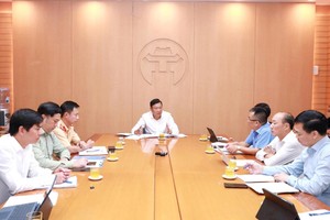 Phó Chủ tịch UBND TP. Hà Nội Đỗ Anh Tuấn chủ trì cuộc họp.