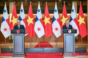 Tổng Bí thư, Chủ tịch nước Tô Lâm và Tổng thống Cộng hòa Panama José Raúl Mulino gặp gỡ báo chí sau hội đàm. Ảnh: Đức Thanh.