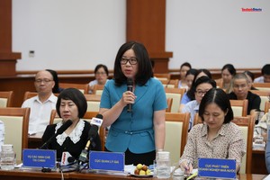 Bà Lê Tuyết Nhung, Phó Cục trưởng Cục Quản lý giá thông tin về công tác kiểm soát giá. Ảnh Mạnh Tuấn.
