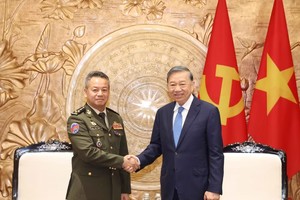 Tổng Bí thư, Chủ tịch nước Tô Lâm tiếp Đại tướng Tea Seiha, Ủy viên Ban Thường vụ CPP, Phó Thủ tướng, Bộ trưởng Quốc phòng Campuchia. (Ảnh: Thống Nhất/TTXVN)