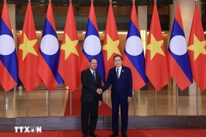 Chủ tịch Quốc hội Trần Thanh Mẫn và đồng chí Vilay Lakhamphong, Ủy viên Bộ Chính trị, Thường trực Ban Bí thư Trung ương Đảng Nhân dân Cách mạng Lào đang thăm chính thức Việt Nam. (Ảnh: Tuấn Anh/TTXVN)