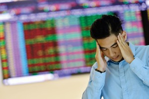 Tâm lý nhà đầu tư nhìn chung đang chuyển dần từ hy vọng sang thất vọng và lo lắng