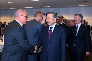 Tổng Bí thư, Chủ tịch nước Tô Lâm và Nhà Vua Đan Mạch Frederik X dự cuộc gặp gỡ lãnh đạo một số doanh nghiệp tiêu biểu của Đan Mạch. (Ảnh: Thống Nhất/TTXVN)