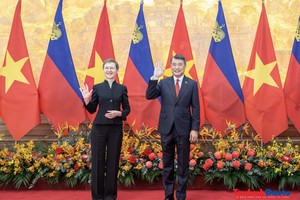 Thủ tướng Lê Minh Hưng và Thủ tướng Liechtenstein Brigitte Haas.