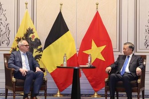 Tổng Bí thư, Chủ tịch nước Tô Lâm tiếp Bộ trưởng, Thủ hiến vùng Flanders Matthias Diependaele. (Ảnh: Thống Nhất/TTXVN)