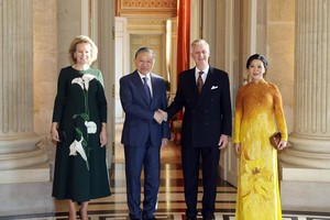 Tổng Bí thư, Chủ tịch nước Tô Lâm và Phu nhân Ngô Phương Ly hội kiến Nhà Vua Bỉ Philippe và Hoàng hậu Mathilde. (Ảnh: Thống Nhất/TTXVN)