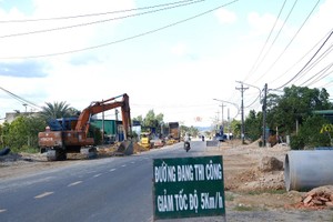 Các tổ chức, cá nhân được cấp phép khai thác khoáng sản phải báo cáo tình hình cung cấp nguồn vật liệu cho các công trình, dự án trọng điểm trên địa bàn tỉnh Lâm Đồng.