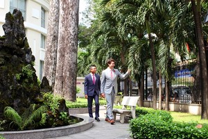 Thủ tướng Canada Justin Trudeau thăm và đánh cồng tại HOSE