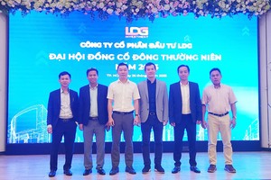 Nguyên Chủ tịch HĐQT LDG xuất hiện, cổ phiếu tăng trần 2 phiên liên tiếp