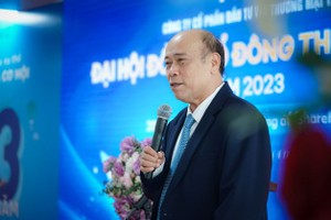 Chủ tịch Nguyễn Văn Thời trả lời câu hỏi của cổ đông