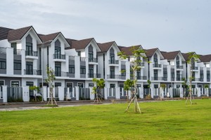 Khu đô thị lấn biển