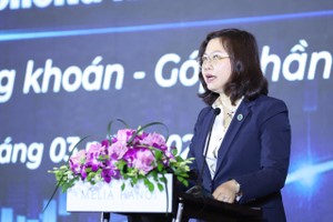 Bà Vũ Thị Chân Phương, Chủ tịch UBCKNN