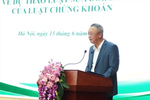 Ông Bùi Hoàng Hải - Phó chủ tịch UBCKNN phát biểu tại hội thảo