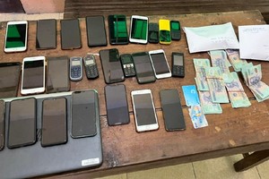 Các tang vật của vụ án Công an huyện Quỳnh Lưu đang thu giữ (Nguồn: Bộ Công an). 