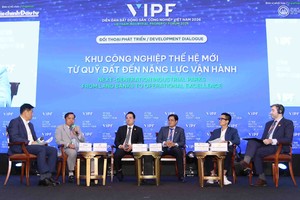 Các diễn giả chia sẻ trong phiên 2 VIPF 2026 (Ảnh: Lê Toàn)
