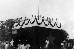 Chủ tịch Hồ Chí Minh thay mặt Chính phủ lâm thời đọc Tuyên ngôn Độc lập ngày 2/9/1945. Ảnh: tư liệu