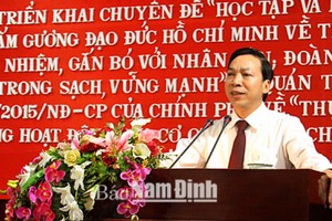 Ông Trần Văn Chung vừa được bầu giữ chức Chủ tịch HĐND tỉnh Nam Định