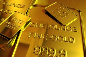 Vàng ngày 18/2: Hết sức để leo dốc