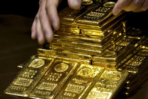 Vàng “đánh võng” ngưỡng 1.330 USD/ounce