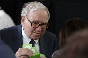 Phát biểu “xanh rờn” của Buffett về đầu tư trái phiếu