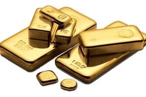 Vàng đi ngang giữa Ukraine và Mỹ, USD tiếp tục tăng