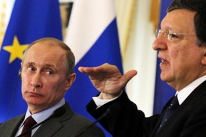 Ông José Manuel Barroso, Chủ tịch Ủy ban châu Âu (phải) và Tổng thống Nga Vladimir Putin