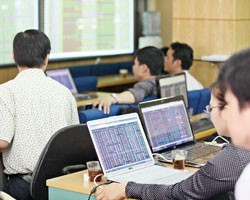 Quy định chặt điều kiện mua bán cùng phiên để tránh thao túng giá