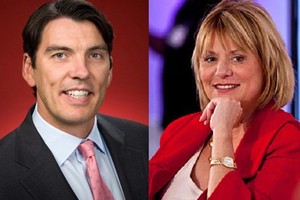 CEO AOL Tim Amstrong và cựu CEO Yahoo! Carol Bartz.