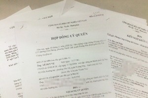 Nhiều người dân đã mất nhà từ những “hợp đồng ủy quyền” như thế này.