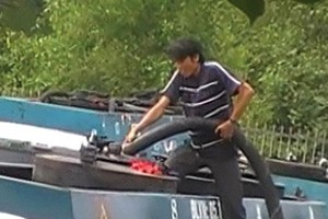 Kinh hoàng “công nghệ” xăng dỏm