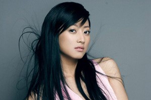 Diễn viên xinh đẹp tự tử vì thua chứng khoán