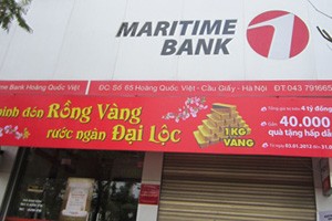 Giây phút đối mặt với tên cướp ngân hàng