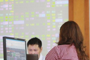 Sóng ngành vào cuộc “chạy tiếp sức”