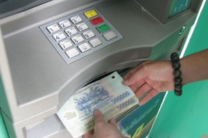 Ngân hàng Nhà nước đề nghị người dân cảnh giác với phương thức lừa chuyển tiền vào tài khoản ATM 