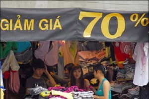 DN đường cùng: Bán tháo hàng tồn, đóng nhà máy