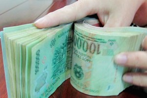 Cẩn trọng với bẫy lãi suất vay tiêu dùng “siêu rẻ”