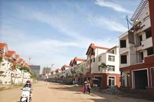 Thị trường căn hộ Hà Nội: Người mua tiếp tục “đánh xuống”