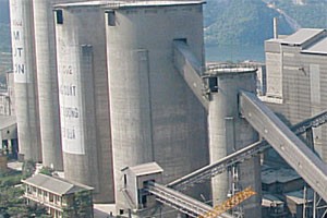 Doanh nghiệp xi măng đối mặt với nguy cơ mất thanh khoản