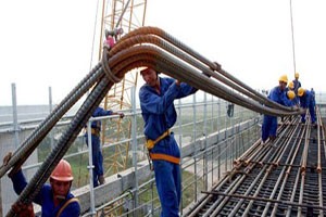 Khó khăn lớn nhất trong tái cơ cấu đầu tư công, theo đánh giá của Chính phủ, là sự mất cân đối rất lớn giữa nhu cầu vốn có thể cân đối và nhu cầu đầu tư, nhất là của các địa phương.