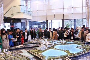 Hơn 200 khách hàng tham quan Khu công viên Yên Sở và mô hình nhà mẫu của Gamuda Gardens 